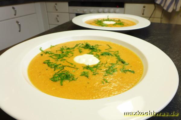 Möhrencremesuppe mit Dickmilch