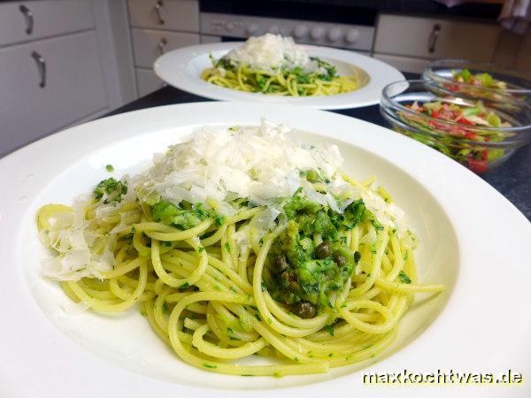 Spaghettini mit Zucchini und Kapern