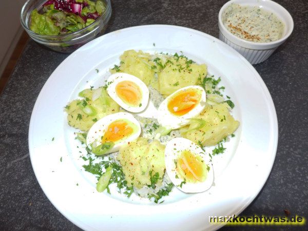 Stampfkartoffeln mit Ei und Kräuterdip