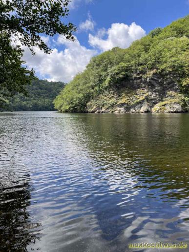 Dordogne vor Argentat (an der D29)