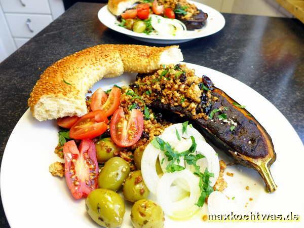 Auberginen mit Chermoula mit Tofu und getrockneten Ki ...