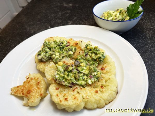 Gebratener Blumenkohl mit Ei-Sardellensauce