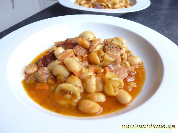 Italienische Bohnensuppe mit Pasta