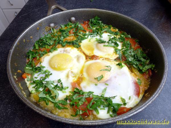 Chakchouka mit Paprika und Tomaten