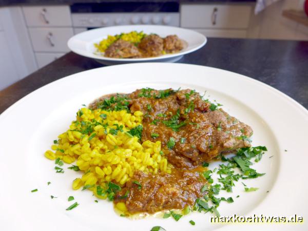 Sahniges Hähnchen-Curry mit Nüssen