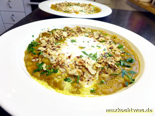 Currycremesuppe mit Steckrübe/Bodenkohlrabi und Banane