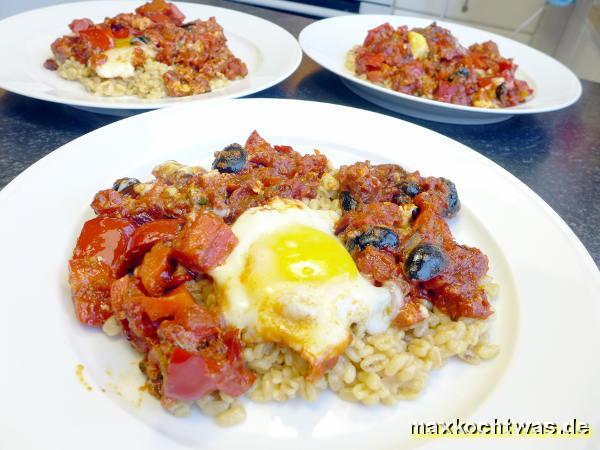 Eier in Tomatensoße all'arrabbiata