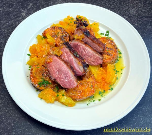 Entenbrust mit Gewürzen, Orangen und gerösteten Süßkartoffeln