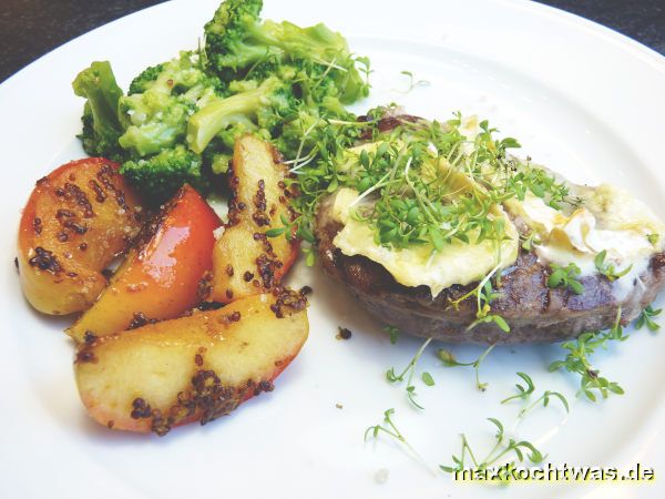 Entrecote mit Camembert & geschmorten Calvados-Äpfeln