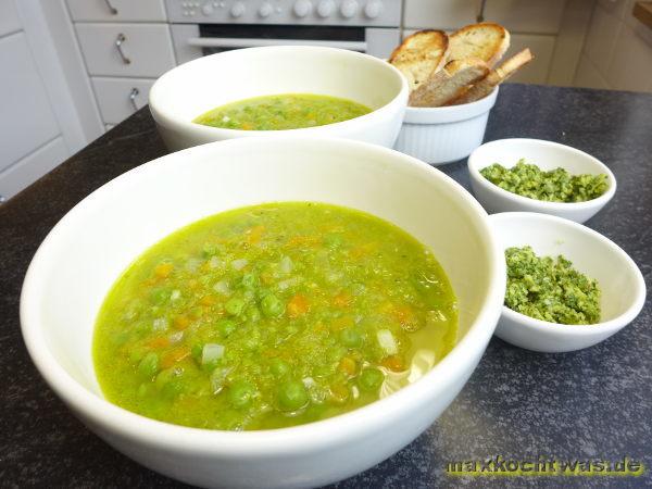 Erbsensuppe mit Gremolata