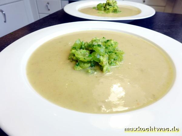 Fenchelcremesuppe mit Weintraubensalsa mit Pastis und Avocado