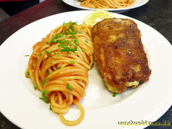 Fisch-Cordon Bleu mit Tomatenspaghetti - Gefüllter Fisch schmeckt! Spaghetti sowieso.