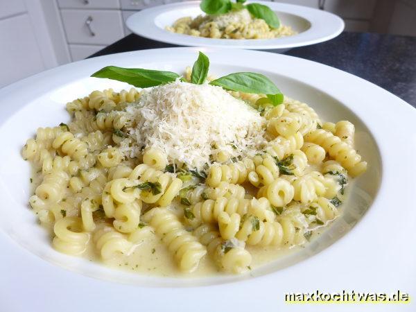 Fusilli mit Kräutersauce