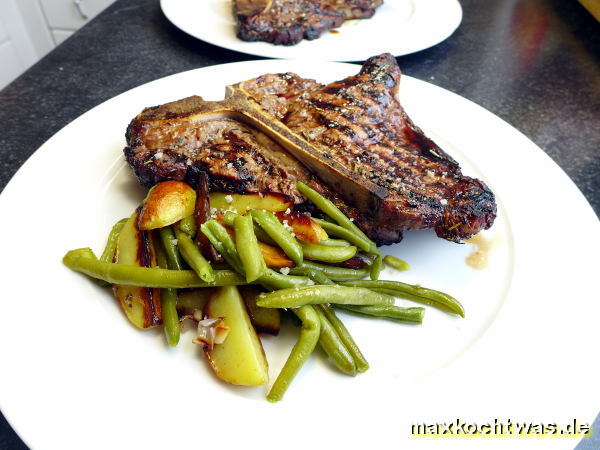 Gebeiztes T-Bone-Steak mit Kräuterbutter