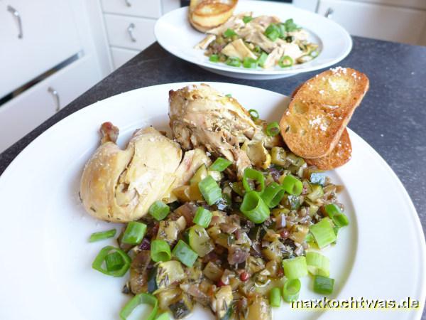 Gegrilltes Hähnchen und gebratene Zucchini mit Thymian