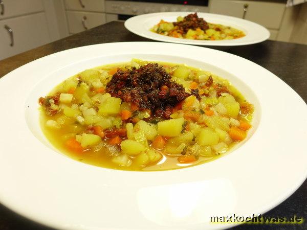 Gemüsesuppe mit Gremolata