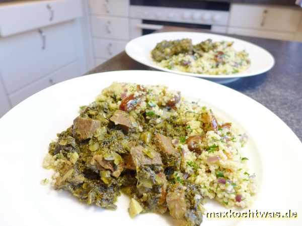 Grünkohl-Curry mit Couscous und Datteln