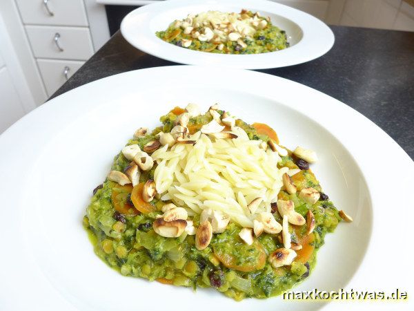 Grünkohlcurry mit Cashewkernen