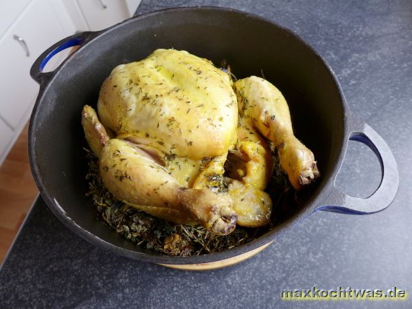 Huhn in Heu gegart mit Haselnussöl