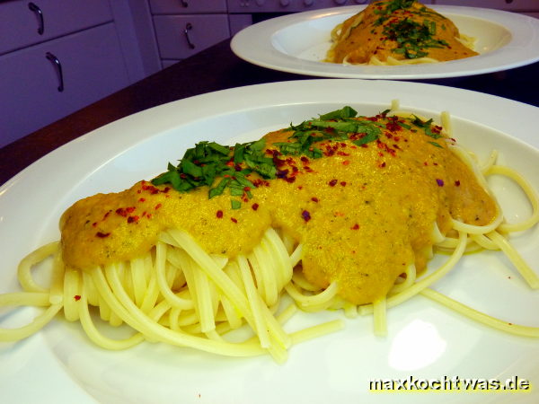 Spaghetti mit Ingwer-Möhren-Sauce