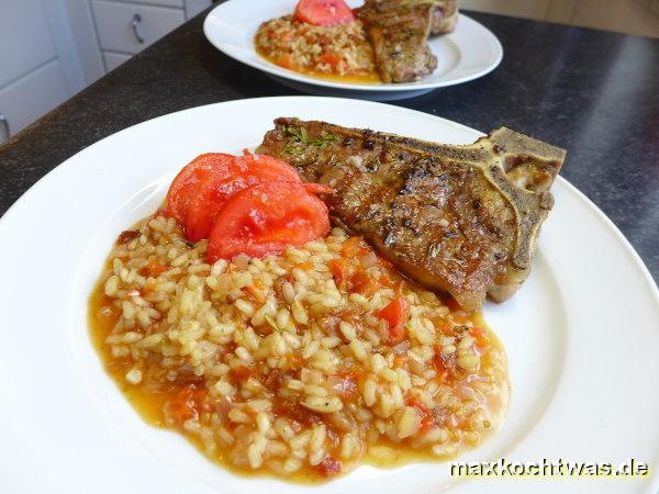 Kalbskoteletts mit Tomaten-Risotto