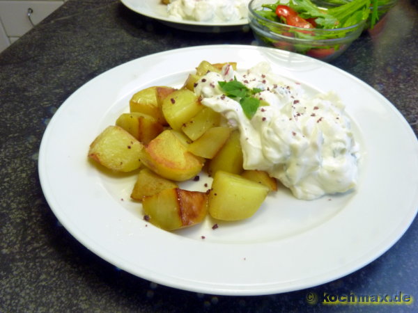 Junge Kartoffeln mit Limetten-Minze-Quark