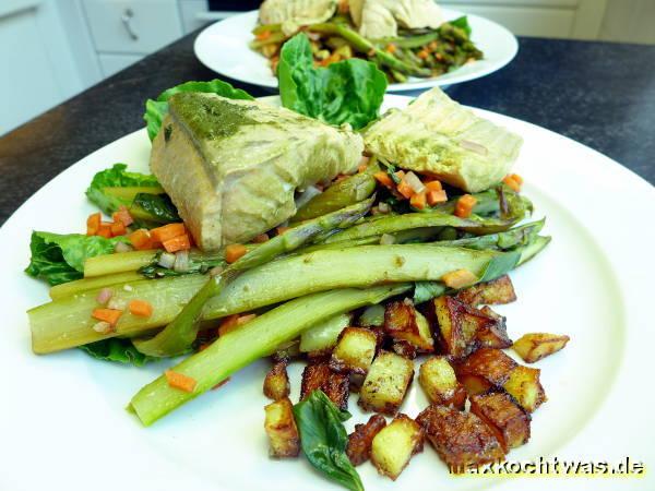 Wildlachs mit Grünen Spargeln und Karotten