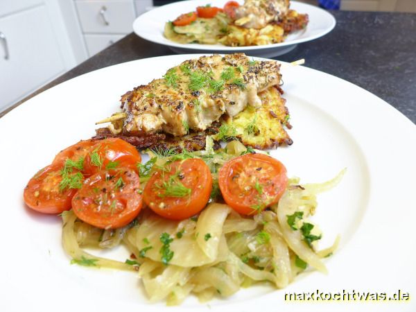 Lachsspiesse auf gebratenem Fenchel und Ofentomaten