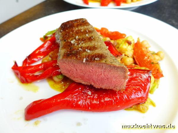 Lammfilets mit Kichererbsen-Salat