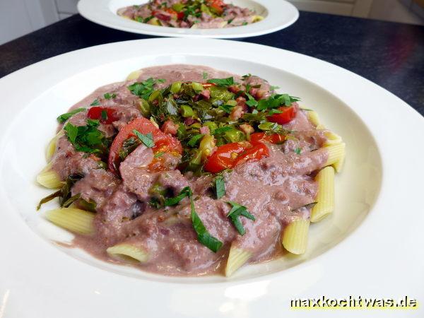 Lauch-Pasta mit Rotweinsauce