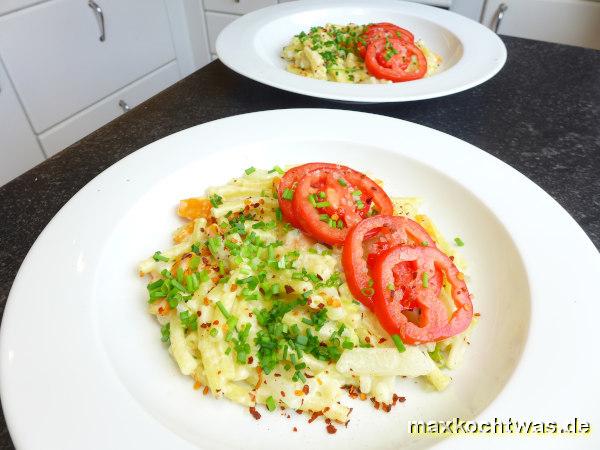 Makkaroni mit Kohlrabi und Möhren in Sahnesauce