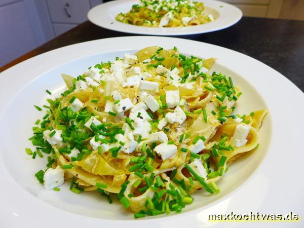 Nudeln mit Kohl und Feta