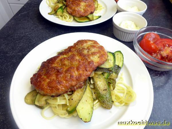 maxkochtwas - Parmesanschnitzel mit Zucchini-Minz-Gemüse