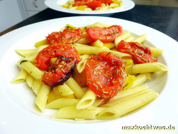 Penne rigate mit Peperoni-Mango-Sauce