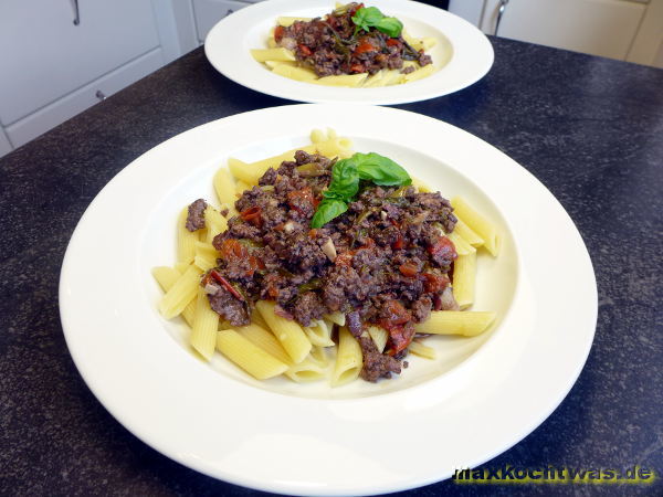 Penne mit Rindfleischsauce - Ein Klassiker der Pasta-Küche, schmeckt immer!