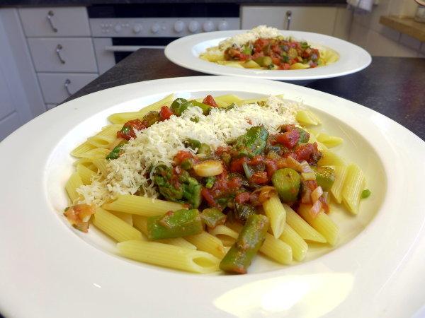 Penne mit grünem Spargel