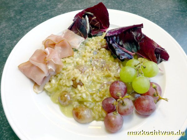 Risotto mit Gorgonzola, Speck, Trauben und Treviso