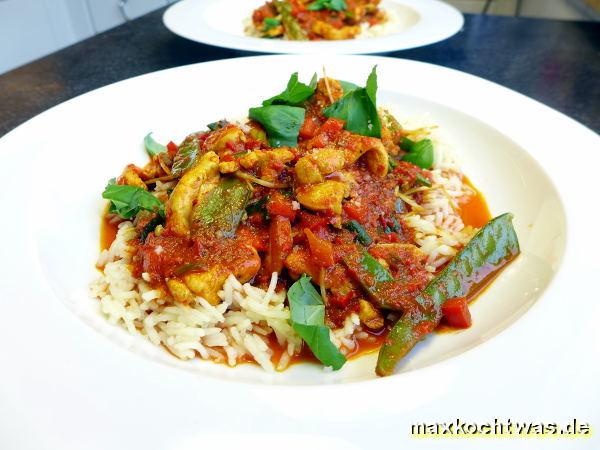 Rotes Entencurry mit Bambussprossen