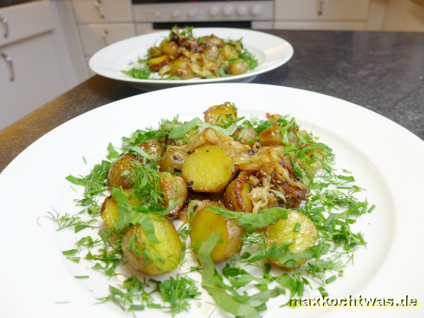 Schmorkartoffel-Tajine mit Zwiebeln, Fenchel Sumach und Balsamessig