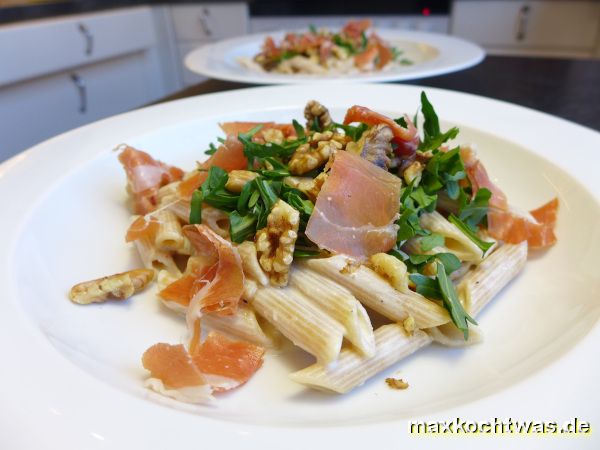 Schnelle Pasta mit Ziegenfrischkäse