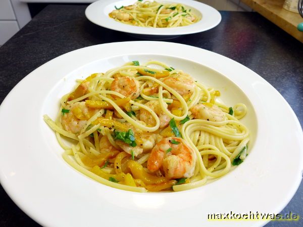 Spaghetti mit Garnelen und Paprikaschoten