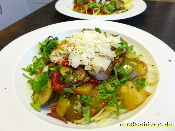 Spaghetti mit gebratenem Gemüse