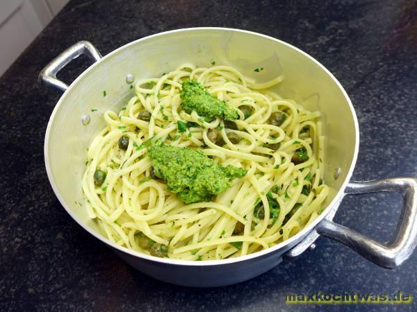 Spaghettini al limone mit Nusspesto