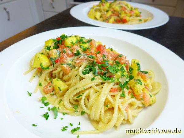 Spaghetti mit Mango und Tomate