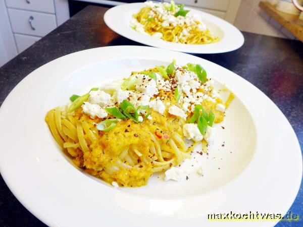 Spaghetti mit Möhrenpesto