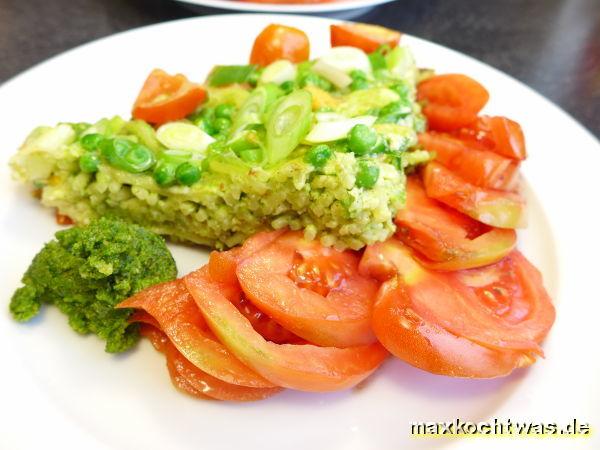 Spaghetti-Omelett mit Kirschtomaten und Erbsen