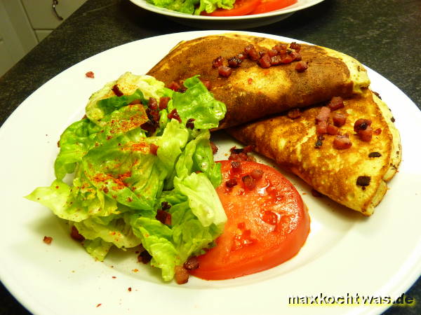 Speckpfannkuchen mit Feldsalat