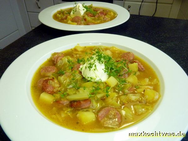 Spitzkohlsuppe mit Kresse