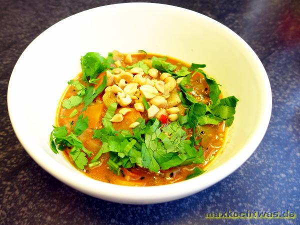 Scharf-würziges Thai-Curry mit Kokosmilchsauce