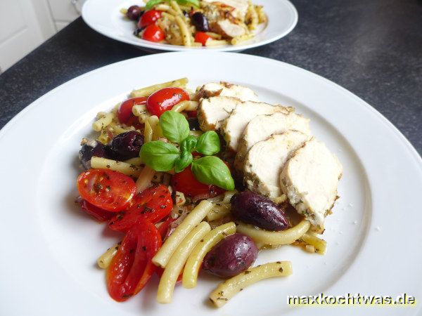 Pasta-Auflauf mit gegrillter Hähnchenbrust